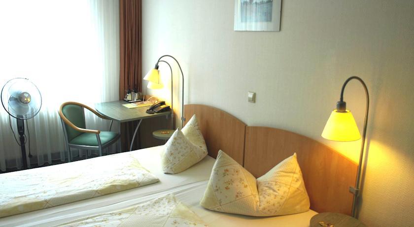 שטוטגרט Central-Classic Hotel חדר תמונה